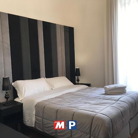 Motta Palace Apartments & Rooms Motta SantʼAnastasia エクステリア 写真