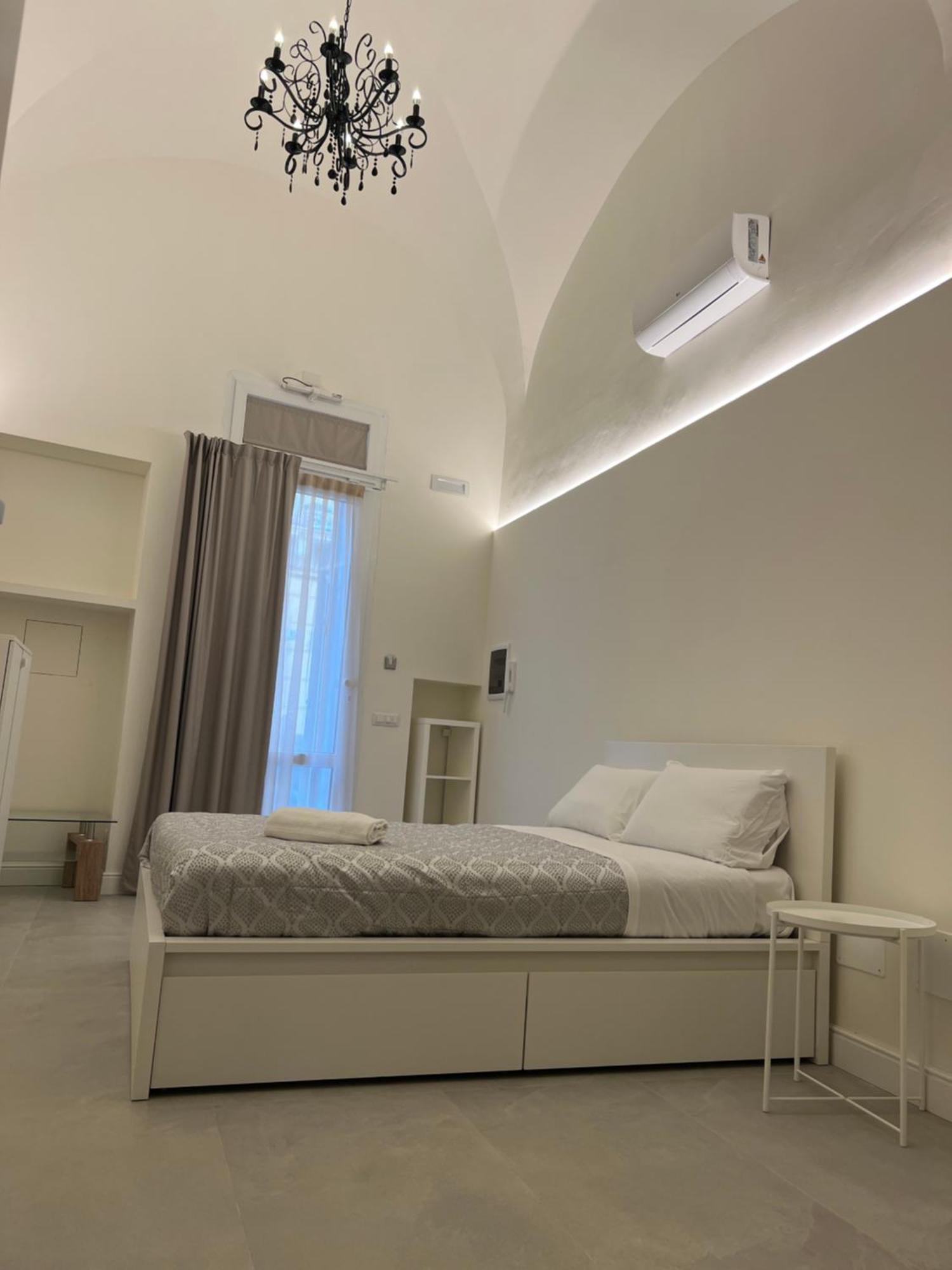Motta Palace Apartments & Rooms Motta SantʼAnastasia エクステリア 写真