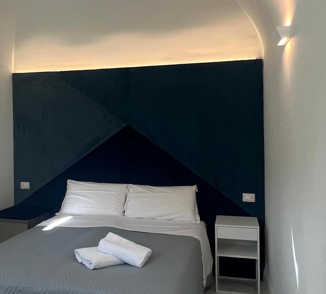 Motta Palace Apartments & Rooms Motta SantʼAnastasia エクステリア 写真